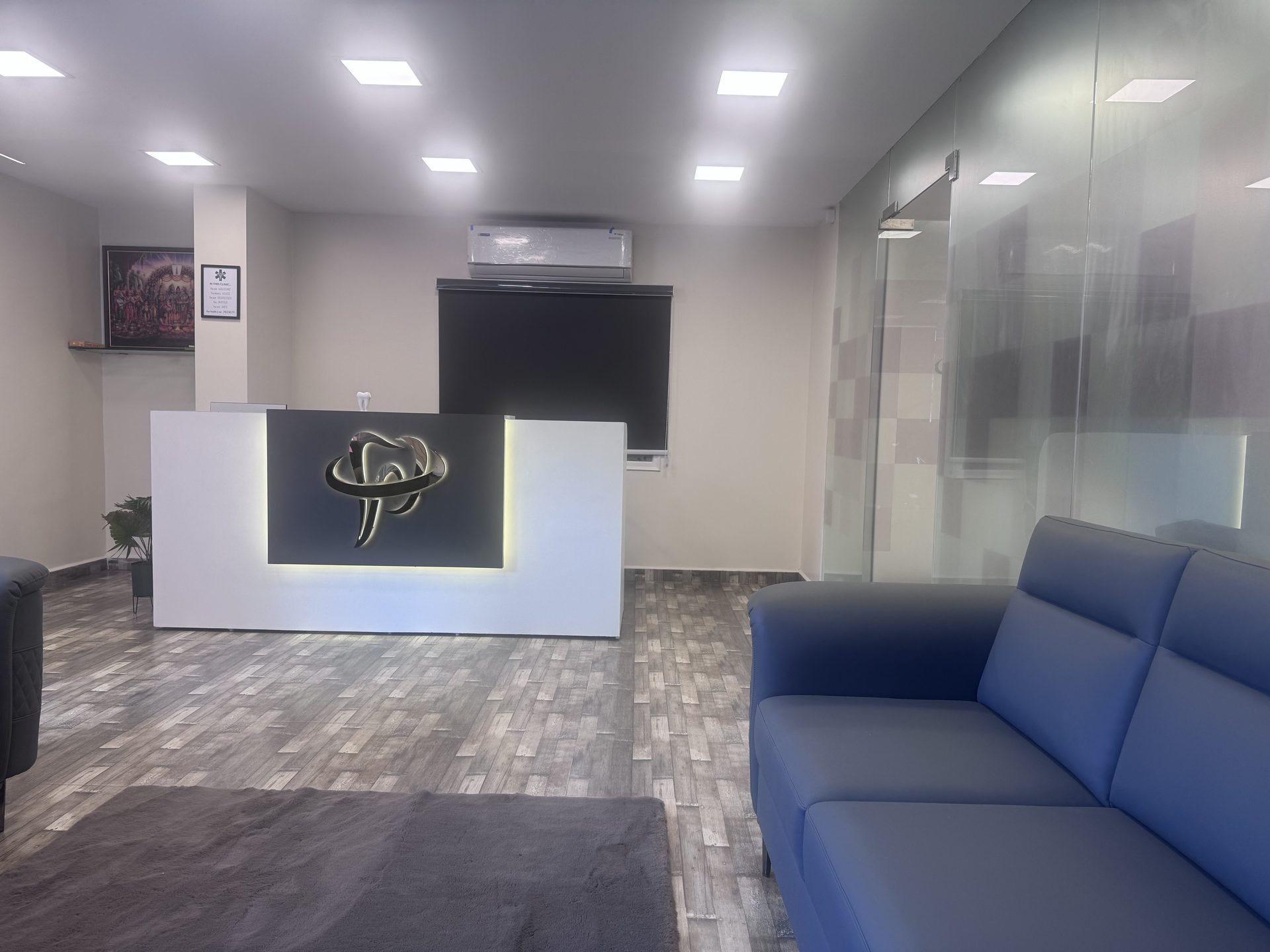 Reception desk